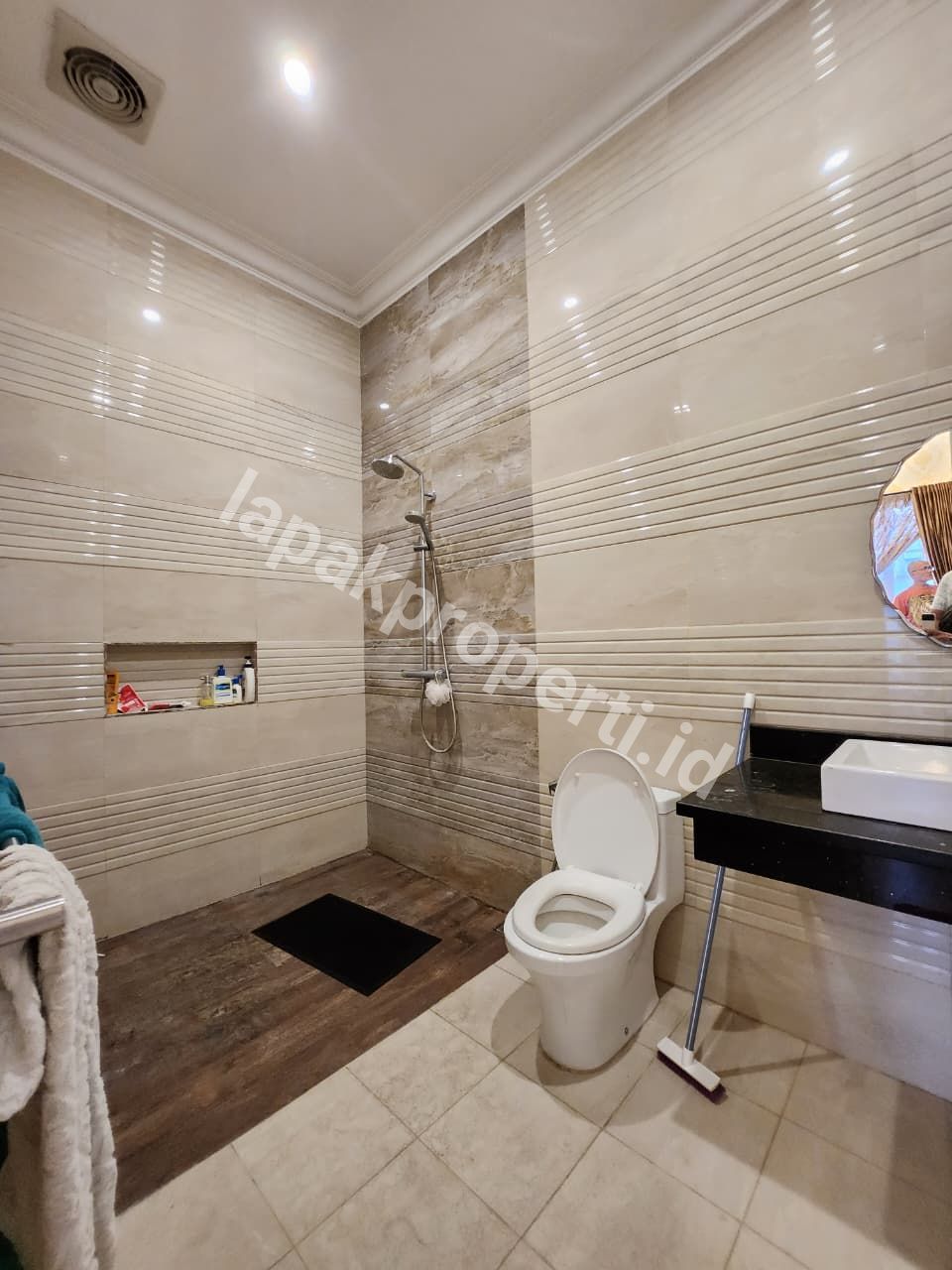 Foto Dijual Rumah Classic Mewah Dalam Komplek Billymoon Pondok Kelapa Jakarta Timur - 8