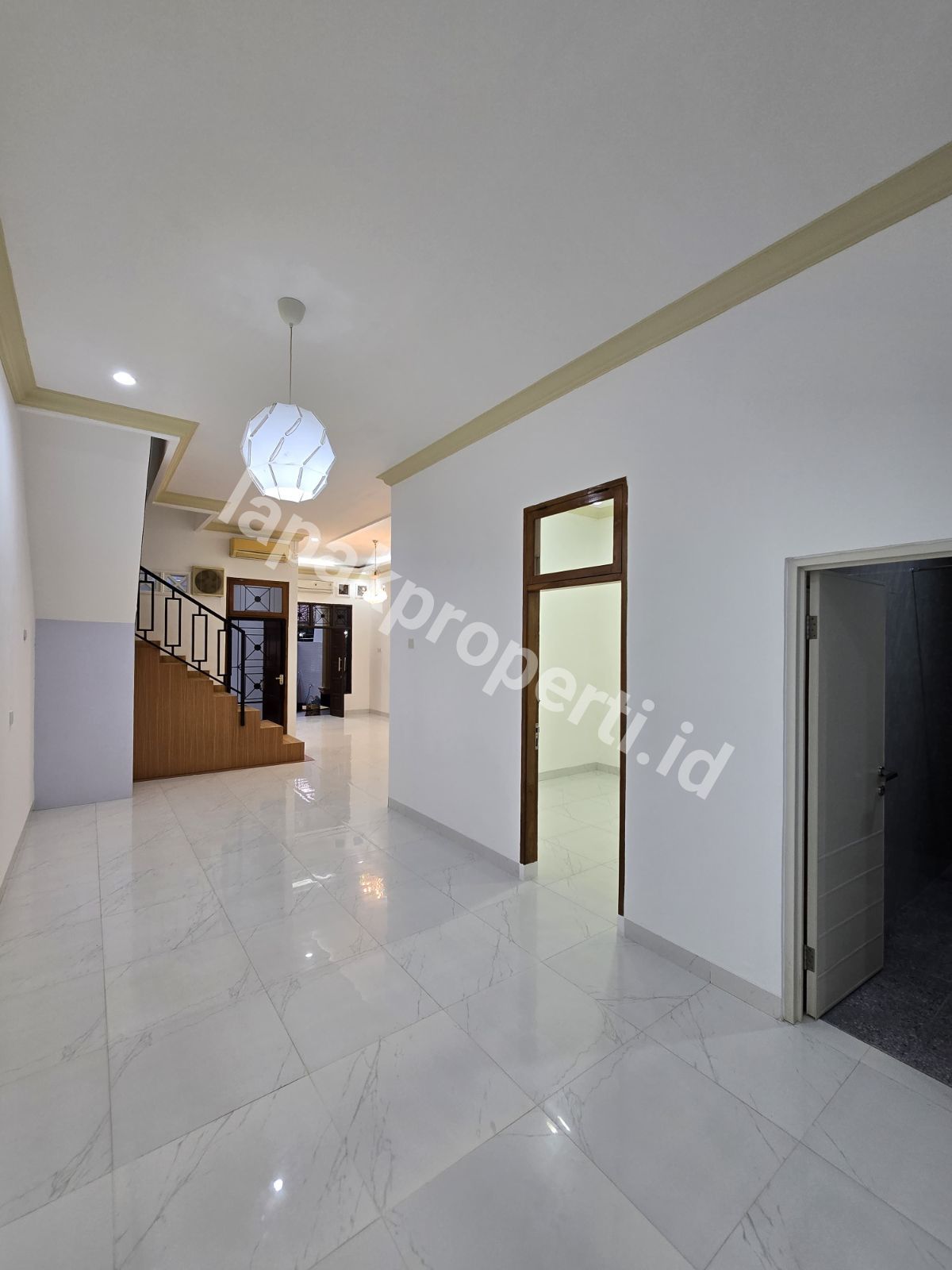 Foto Turun Harga Rumah Dalam Komplek Full Renovasi Siap Huni - 3