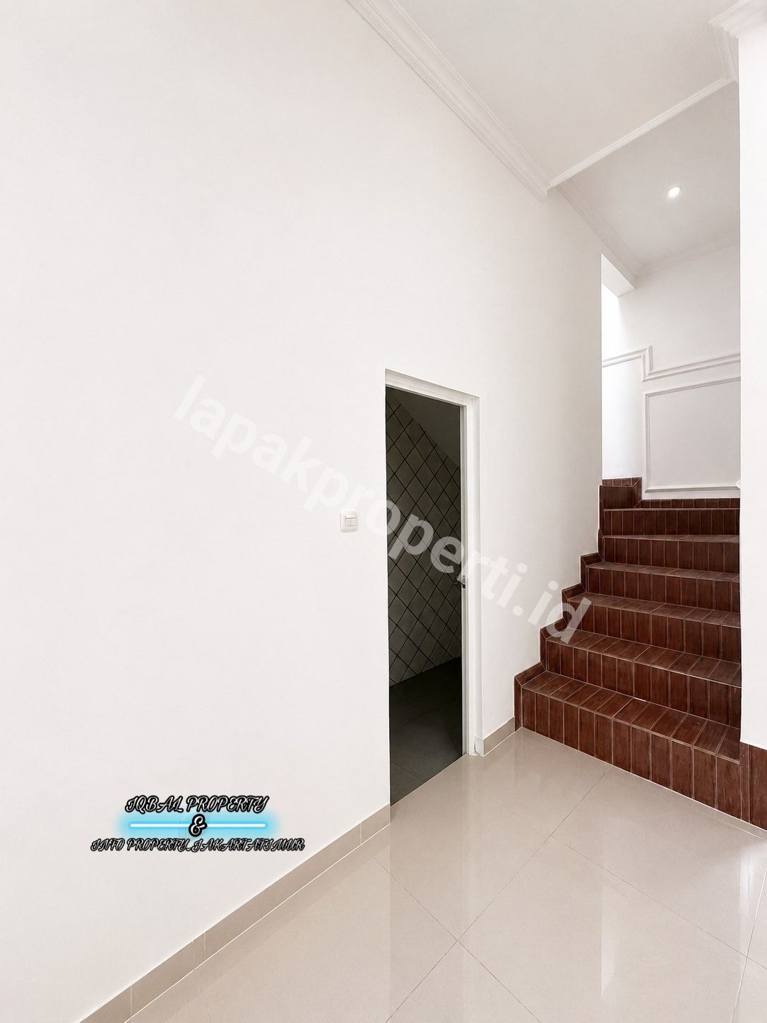 Foto Dijual Rumah Baru Design Classic Modern Siap Huni - 8
