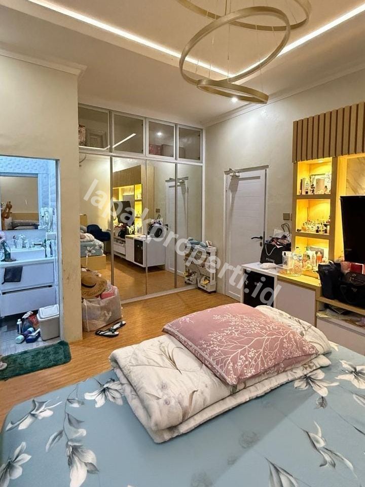 Foto Dijual Rumah Semi Furnished Akses Motor Dekat RS Persahabatan Di Pisangan Timur - 3