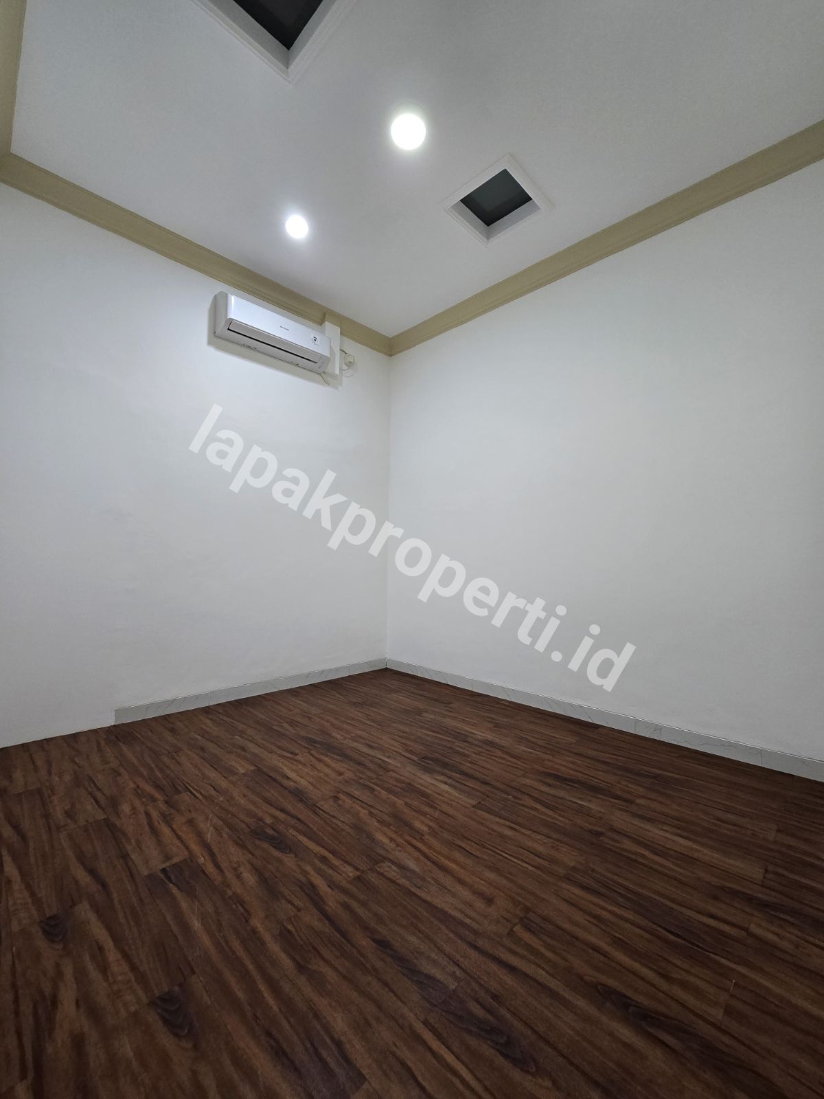 Foto Turun Harga Rumah Dalam Komplek Full Renovasi Siap Huni - 7