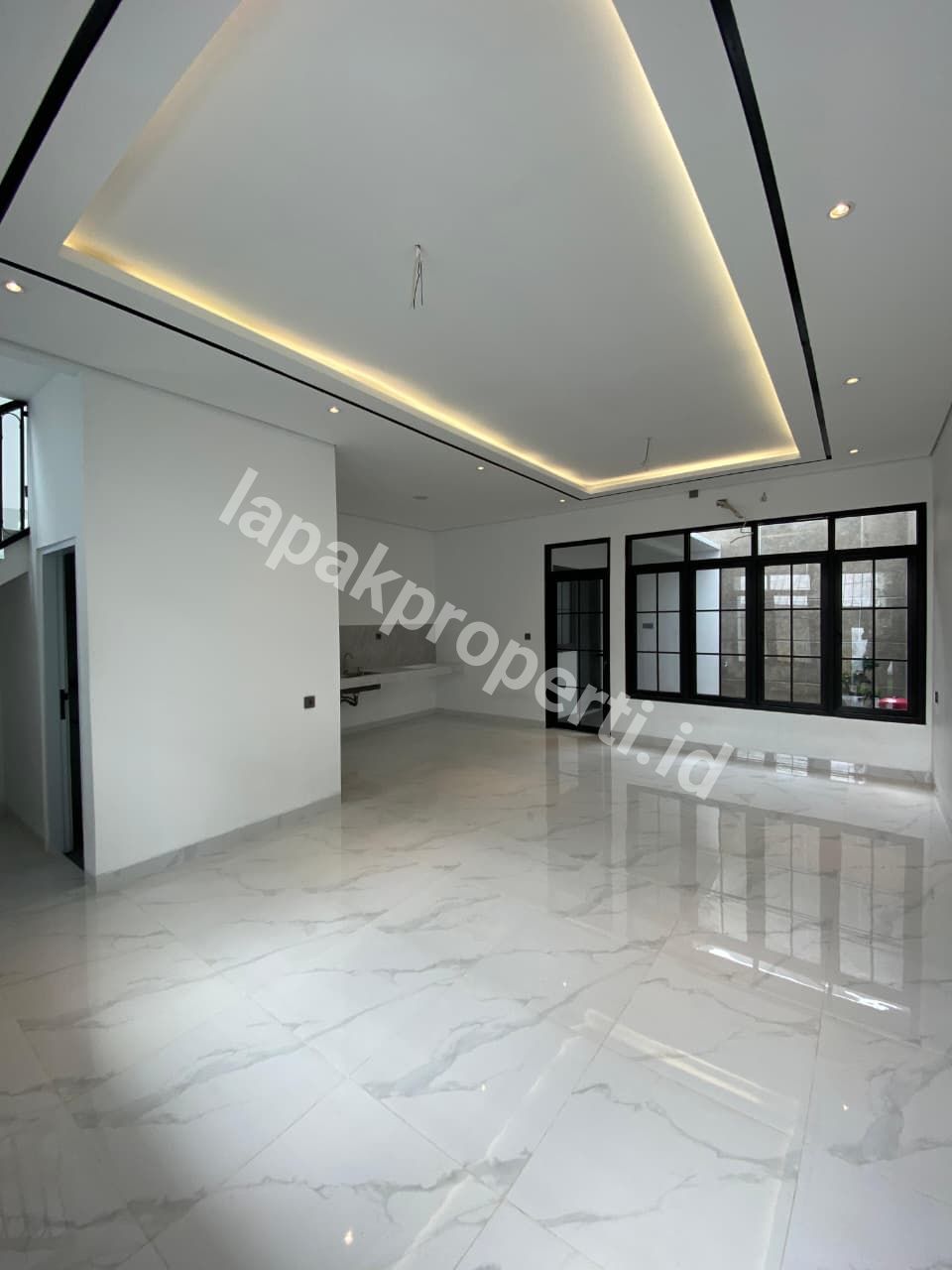 Foto RUMAH BARU SIAP HUNI DALAM KOMPLEK STRATEGIS di PONDOK BAMBU JAKARTA TIMUR - 10