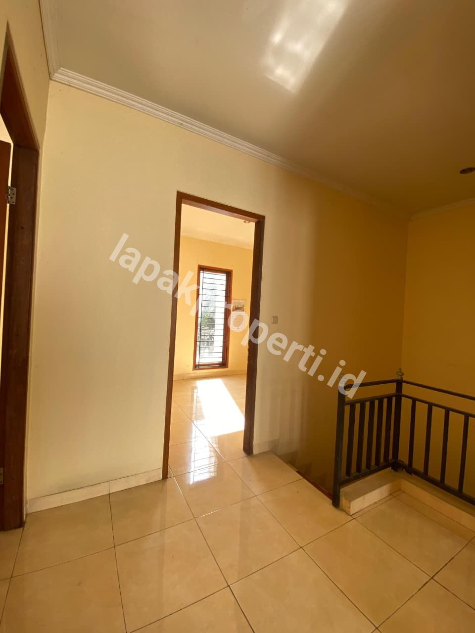 Foto RUMAH BAGUS DALAM KOMPLEK STRATEGIS di KALIMALANG DUREN SAWIT JAKARTA TIMUR - 11