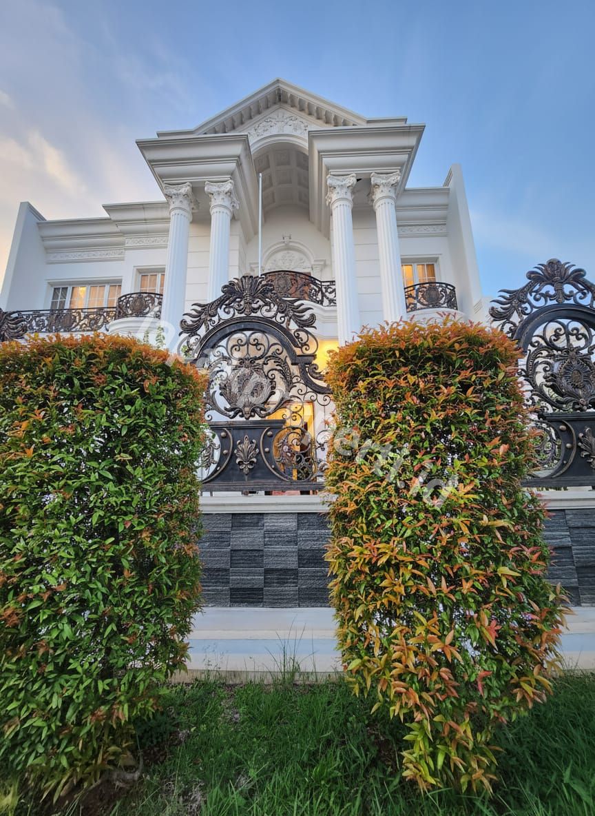 Foto Dijual Rumah Classic Mewah Dalam Komplek Billymoon Pondok Kelapa Jakarta Timur - 4