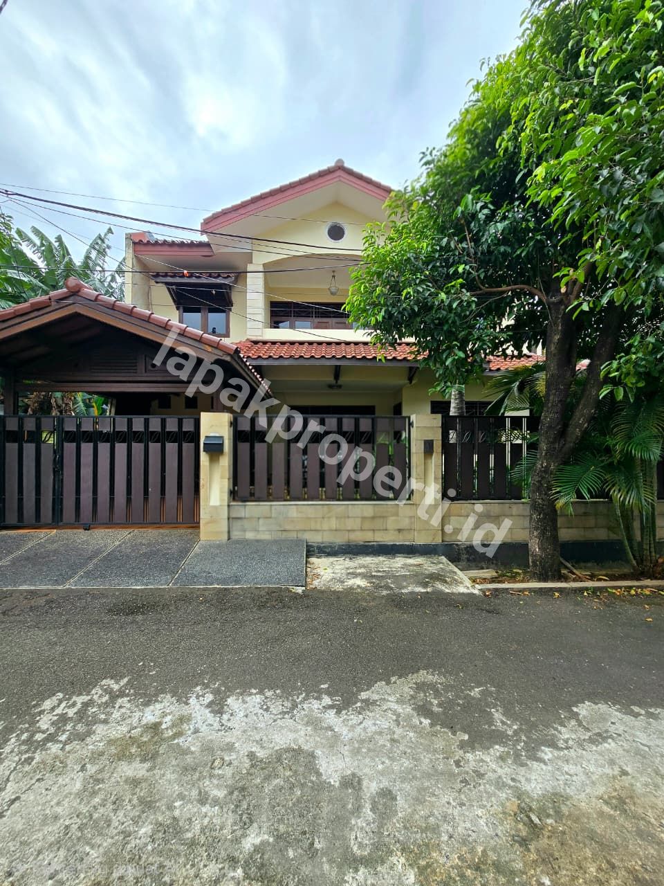 Foto Dijual Rumah Secondary Dalam komplek Asri Di Pondok Kelapa Jakarta Timur - 1
