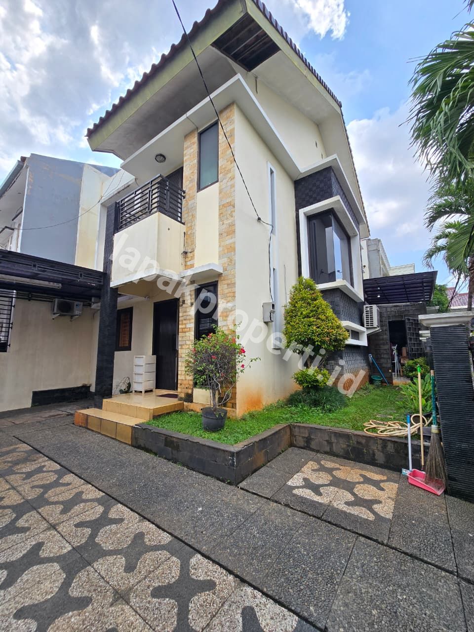 Foto Dijual Rumah Secondary Full Furnished Dalam komplek Di Billymoon Pondok Kelapa Jakarta Timur - 2