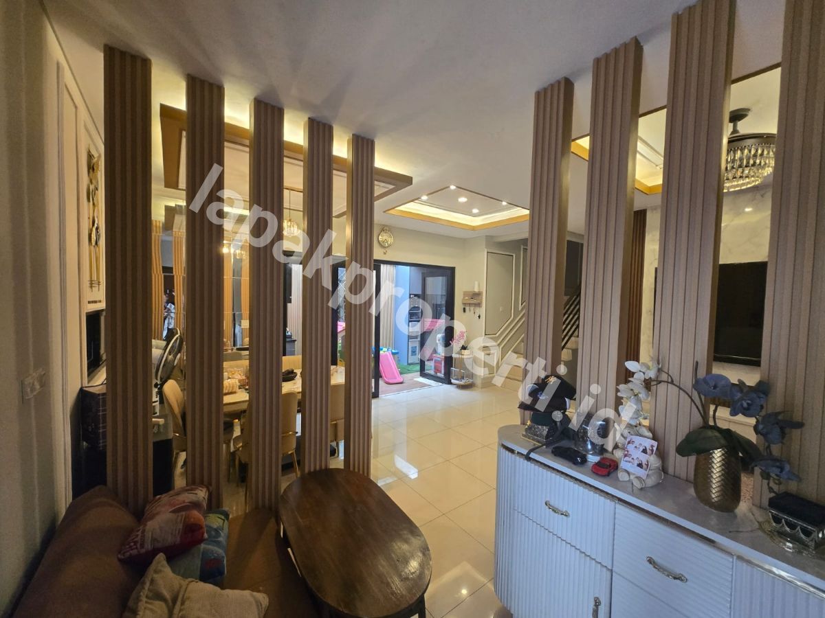 Foto Rumah Mewah Premium Posisi Hook Dalam Cluster Elite di Sumareccon Bekasi Utara - 13