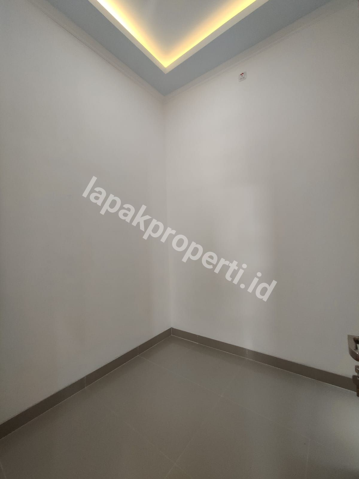 Foto Dijual Rumah Baru Siap Huni Akses Motor Di Matraman Jakarta Timur - 1