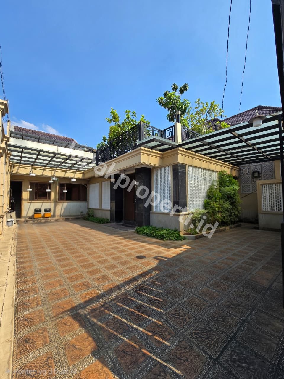 Foto Rumah Full Furnished Dalam komplek Di Jatinegara Jakarta Timur - 2